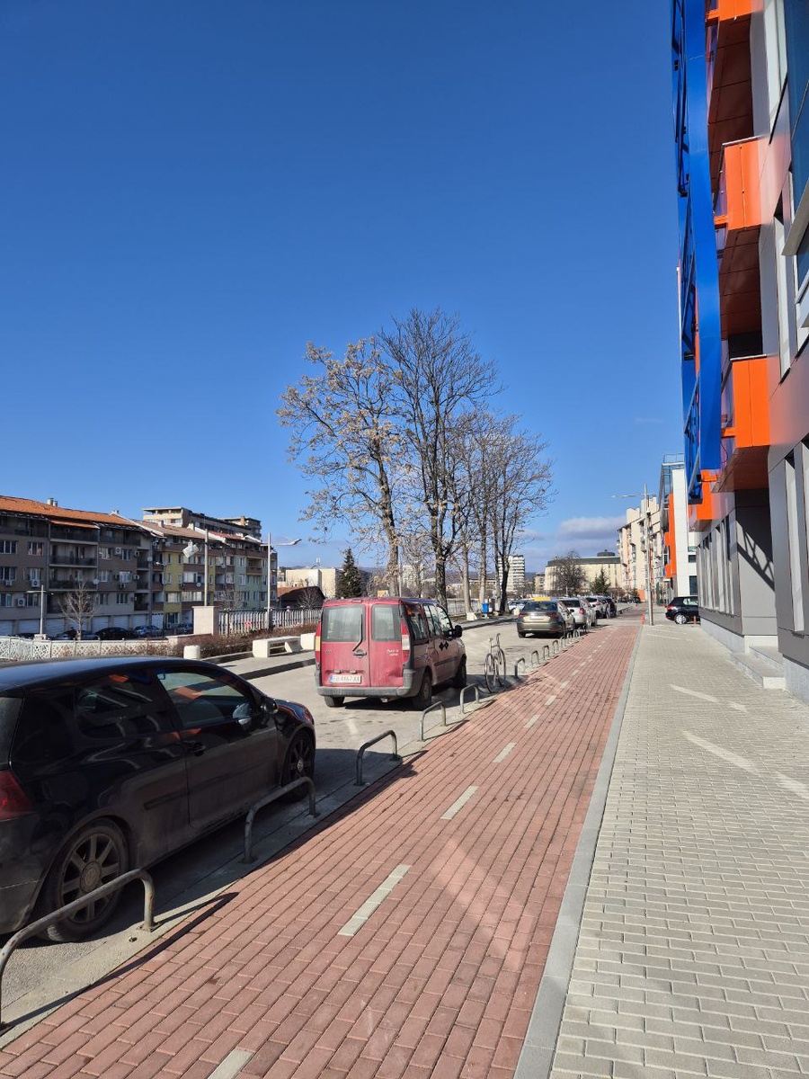 Всю неделю у нас было солнечно, но холодно, даже днем до -5 температура падала. Но в пятницу резко теплеет до + 12-ти. Но, судя по всему опять не на долго.