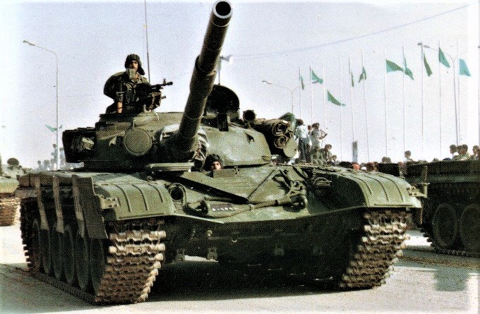 Ливийский Т-72. Бонки на НЛД отсутствуют.
