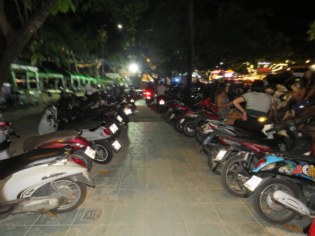 Хваленая набережная Патонга