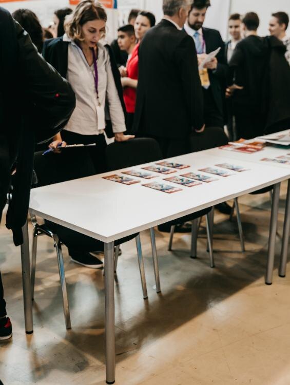 Стол Nossa, фотография предоставлена сайтом kengo.ru