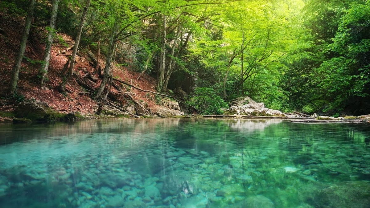 «Озеро любви», оно же Голубое озеро (источник фото – Всемирная паутина)