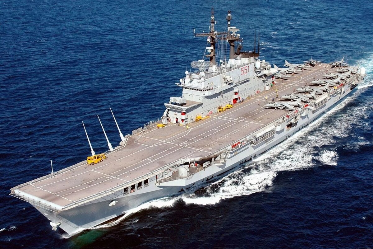 Ходят слухи о возможном приобретении авианосца «Джузеппе Гарибальди», что может указывать на потенциальное соглашение с итальянской военно-морской промышленностью о модернизации или лицензионном строительстве. Фото: ВМС Италии