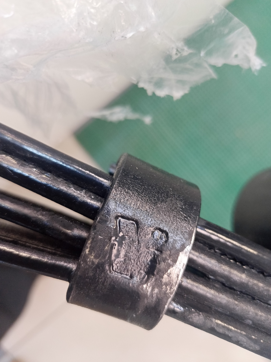 Клеймо завода еле читается, но вроде похоже.