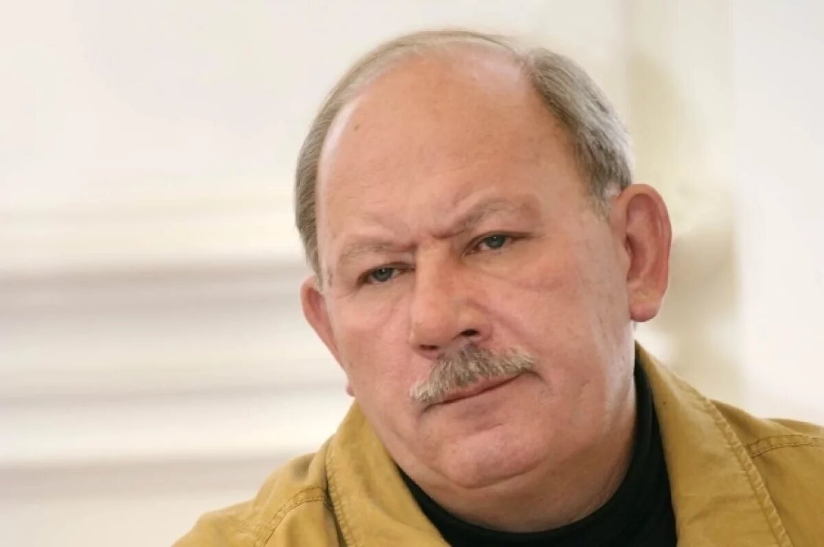    Виктор Тархов.