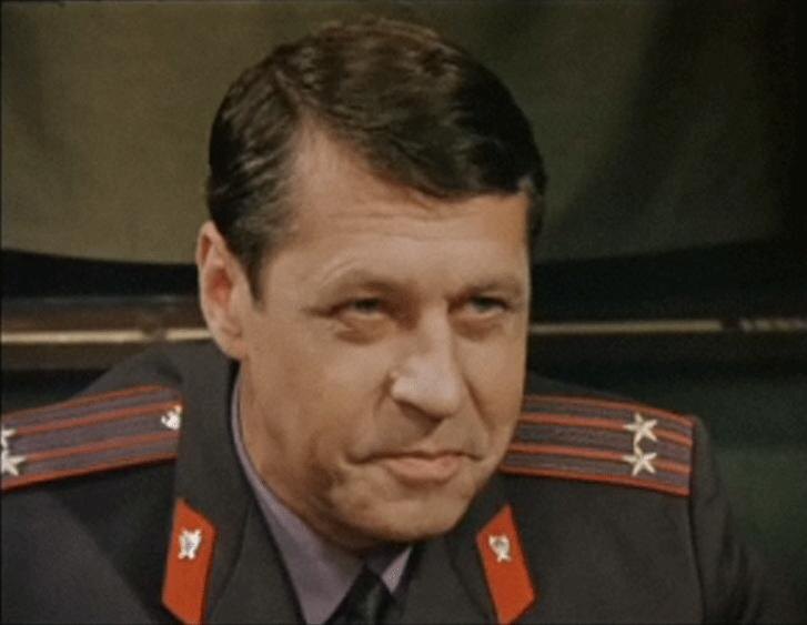 Кадр из сериала "Сдествие ведут знатоки"