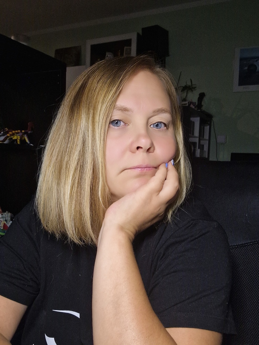 думаю вот, что бы такое привезти...