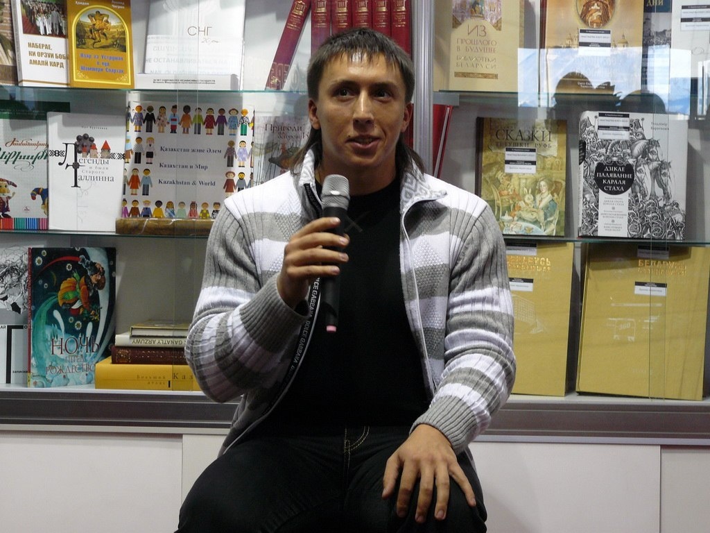 Алекс Кош на встрече с читателями в Минске (фото из личного профила автора в социальной сети VK)