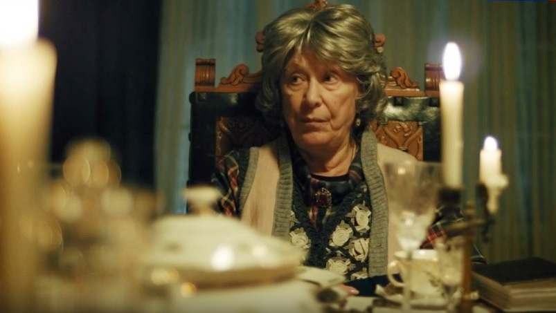     Источник: Стоп-кадр видео «Жених для дурочки»