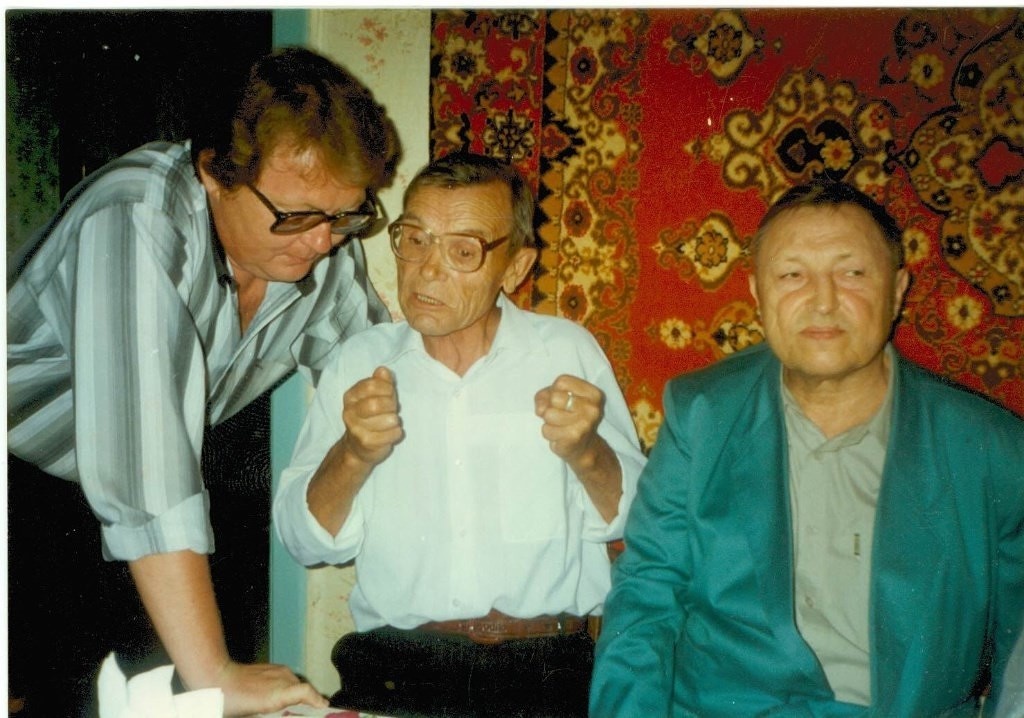 Встреча друзей в день 60-летия Петра Лосева  (юбиляр - в центре)