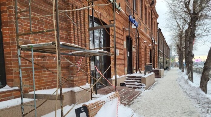    На комментатора Романа Скворцова напали при выходе из бара на Красном проспекте 22. Фото из архива "Континента Сибирь"