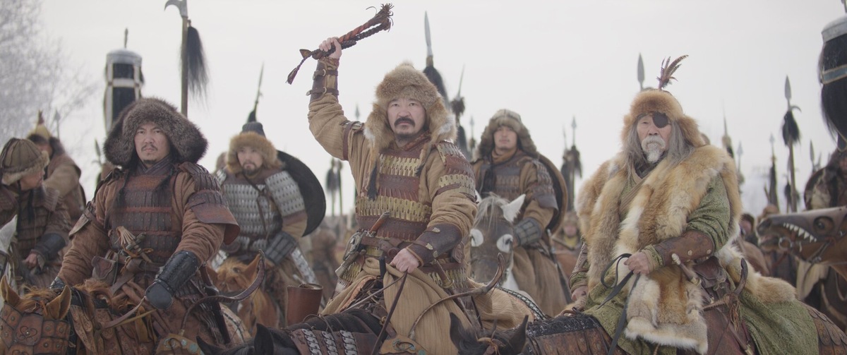 Кадр из "Злой город" (2024). Взято с Кинопоиска: https://www.kinopoisk.ru/picture/4103543/