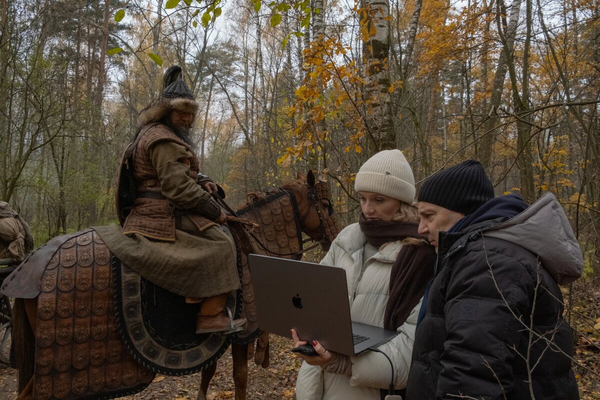 Фото со съёмок. Взято с Кинопоиска: https://www.kinopoisk.ru/film/1237984/shooting/page/1/