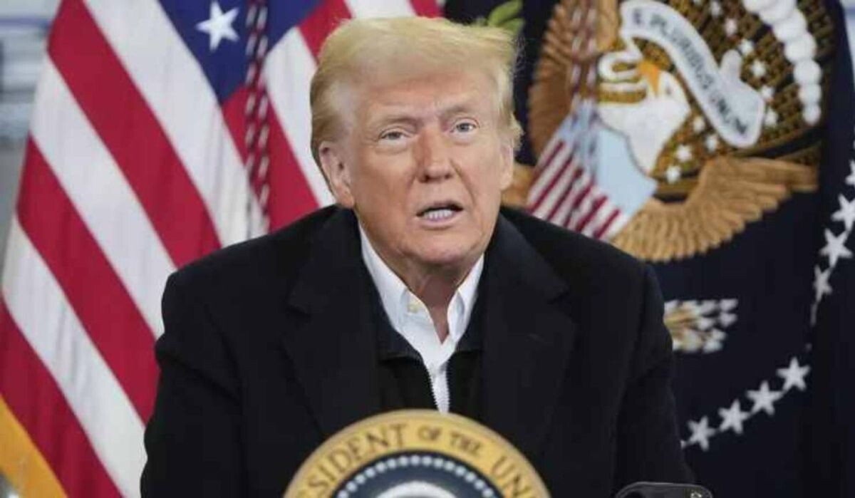     Дональд Трамп. Источник: ria.ru Автор фото: Mark Schiefelbein