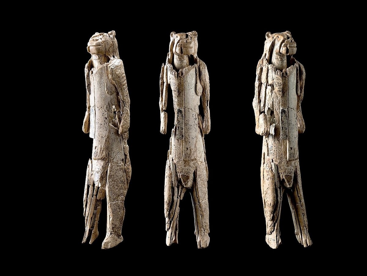 Скульптура Льво-человека (Löwenmensch) хранится в Ульмском музее (Museum Ulm), Германия.