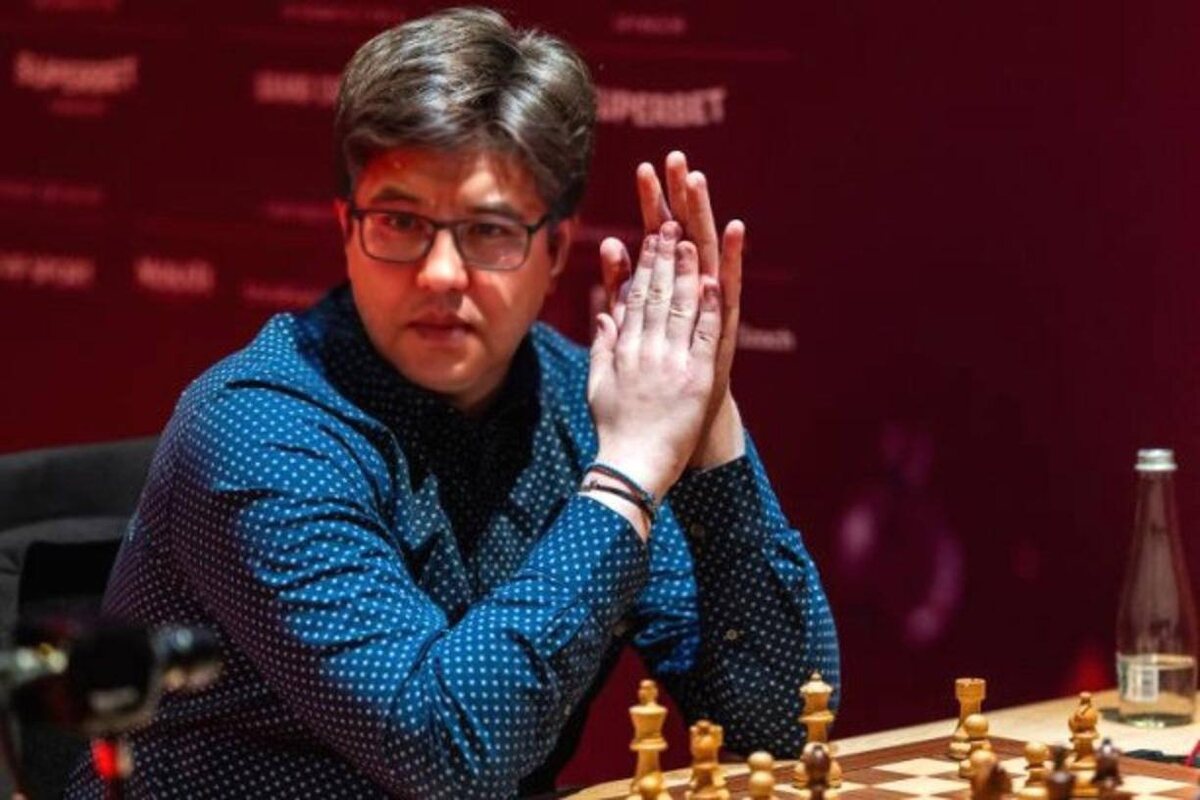    Адвокаты указали, что их подопечный принимает самое деятельное участие в жизни колонии, и не только принимает участие во всех состязаниях, но и пишет рассказы.