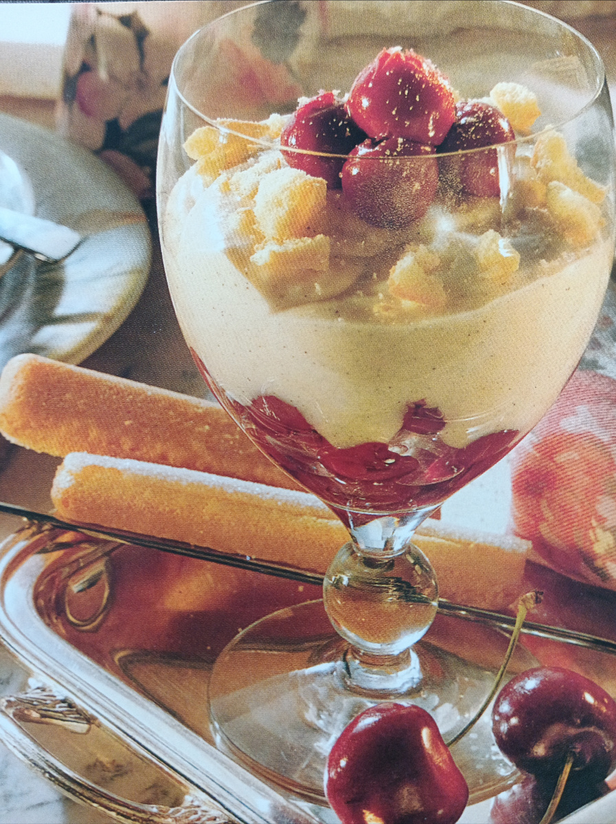 Йогуртовый крем с вишней