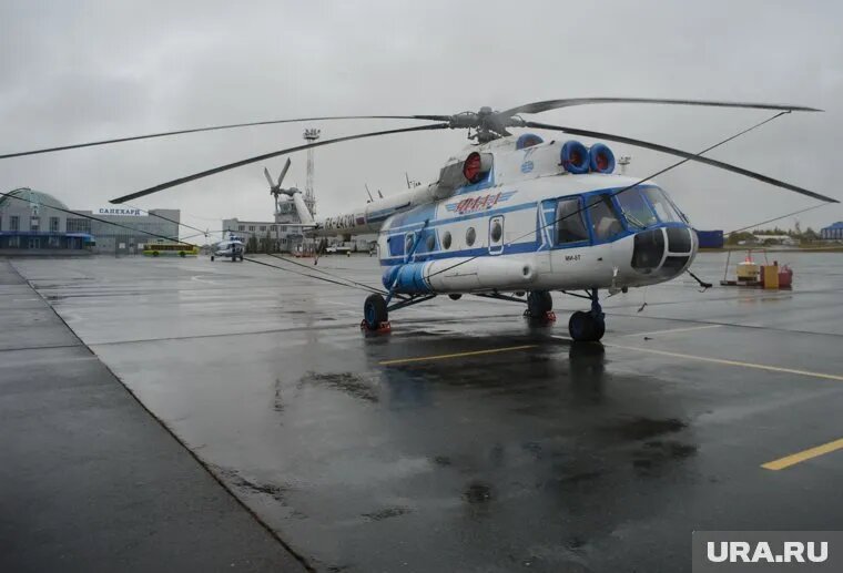 На борту вертолета МИ-8 находился груз-200. Фото: Владимир Жабриков © URA.RU