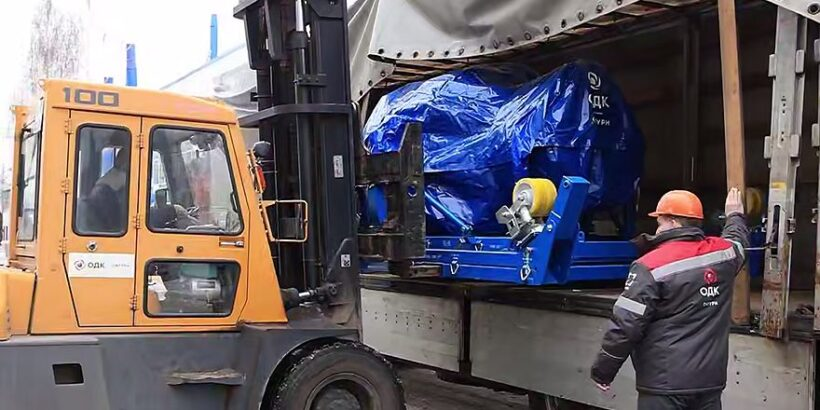 Новые "боевые" ПД-8 доставляют в цех окончательной сборки