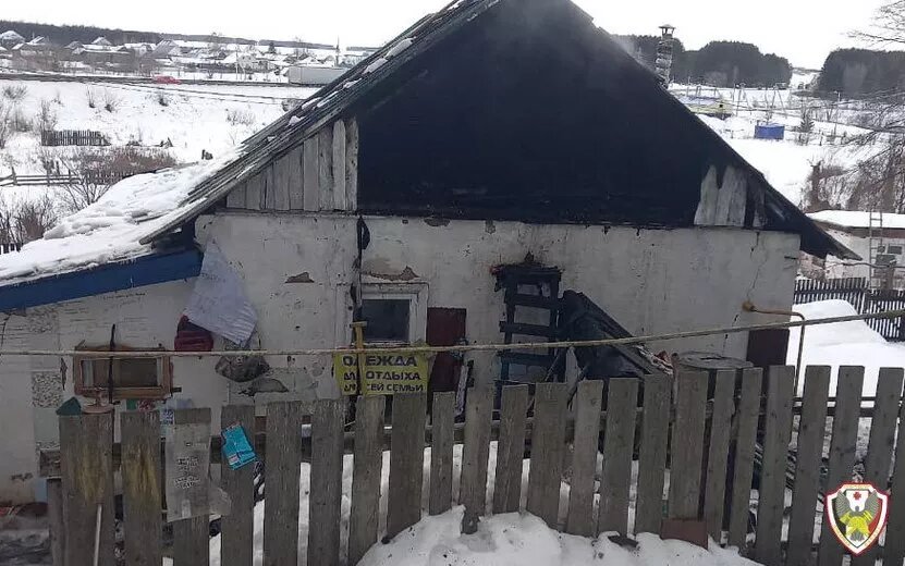    Дом загорелся из-за неосторожности при курении