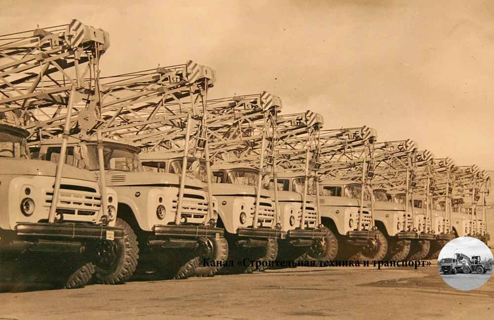 Площадка готовой продукции Балашихинского завода автомобильных кранов