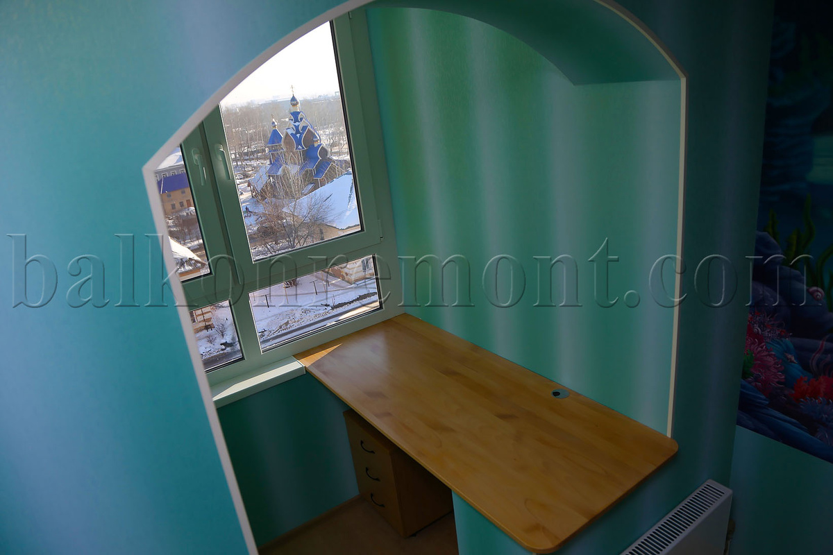 Рабочий кабинет на балконе