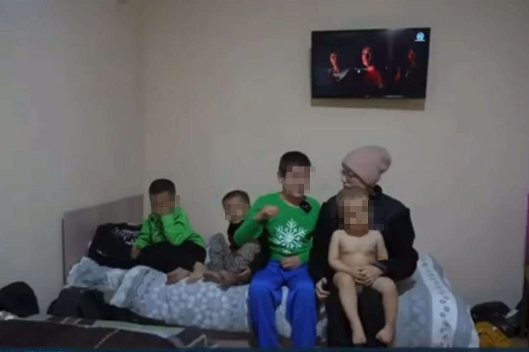 Стоп-кадр видеосюжета "Радио Озади"*