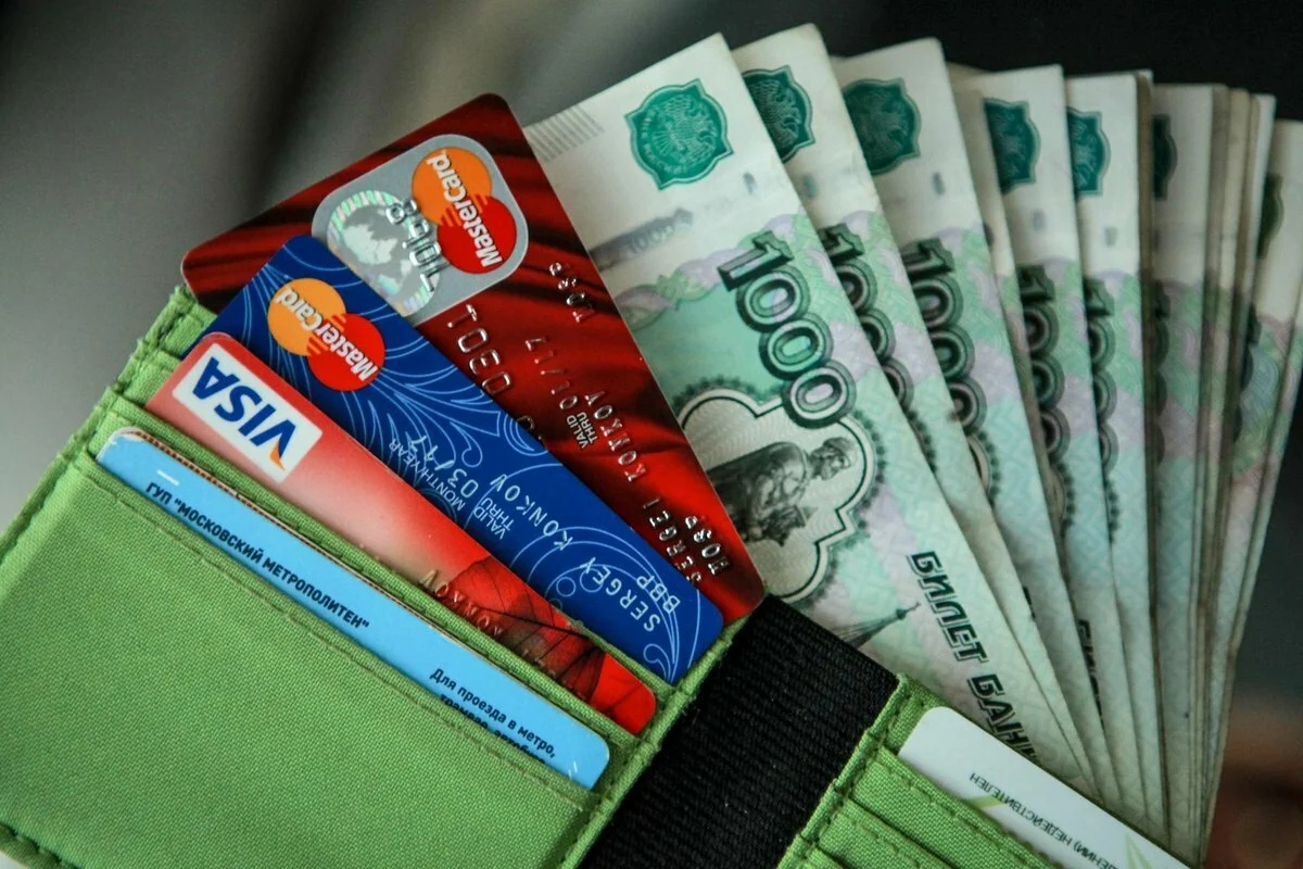 Как пользоваться дебетовыми картами и получать максимальную выгоду?