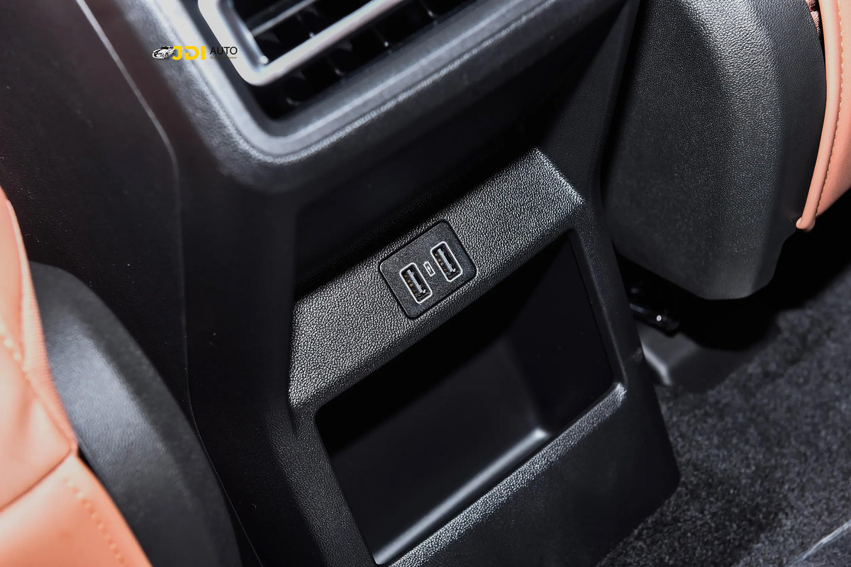 Порты USB-C Changan UNI-Z 2025г.
