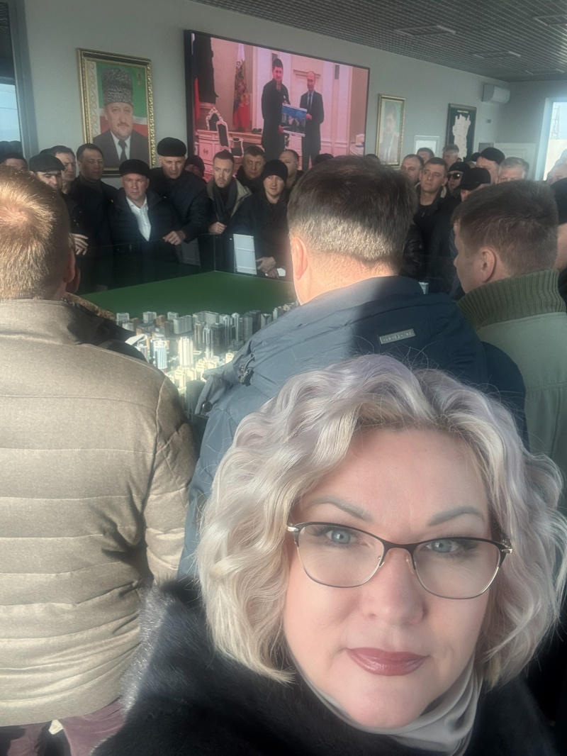    Чиновница из Карелии Жесткова любуется новостройками в ЧечнеОксана Жесткова / ВК