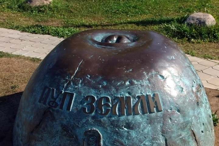 Вот такой он в памятнике