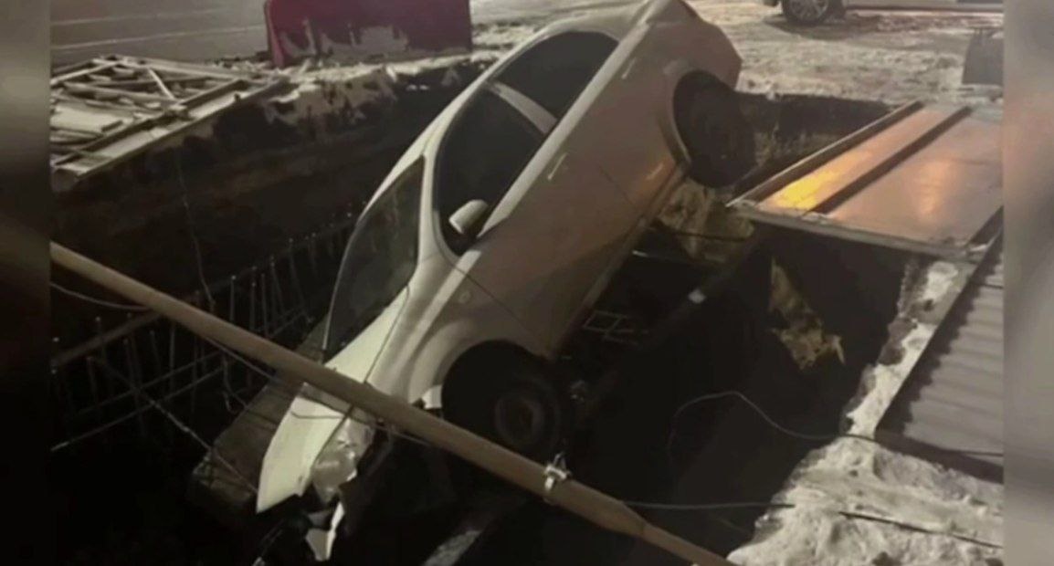     Водитель «легковушки» свалился в котлован и сбежал с места ДТП в Воронеже Госавтоинспекция Воронежской области