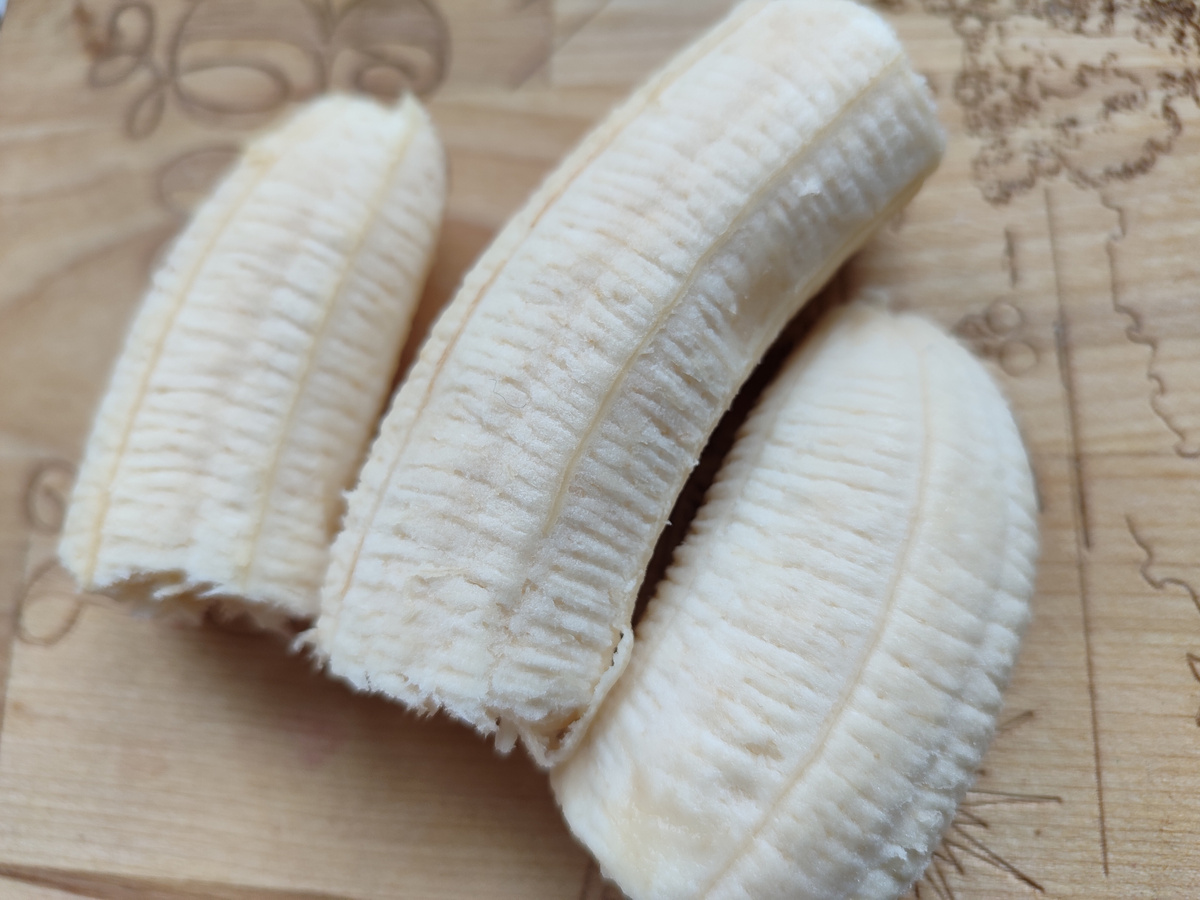 Лучше замораживать уже ломтиками.