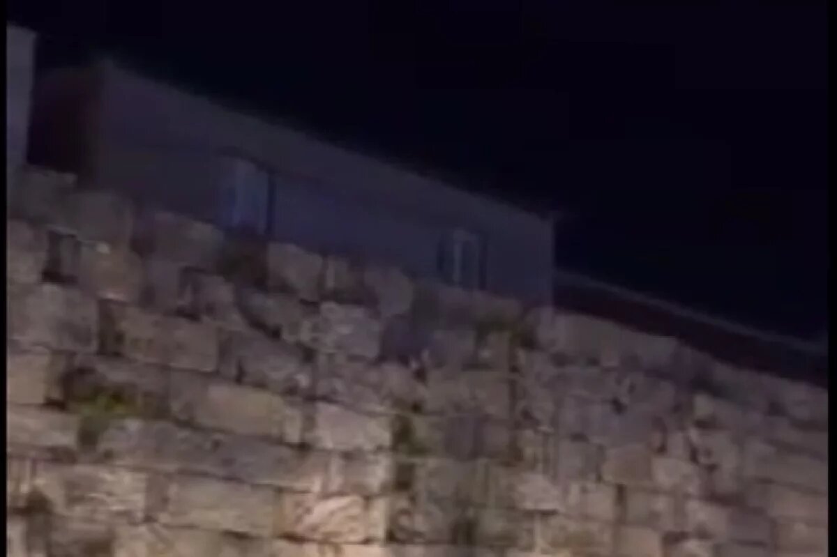    Музей Дербента объяснил, почему всё ещё не снесли новостройку над крепостью