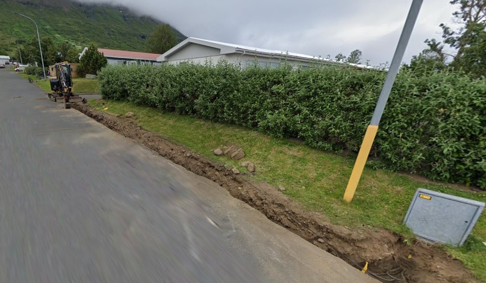 Траншея, провода то под землёй должны быть.