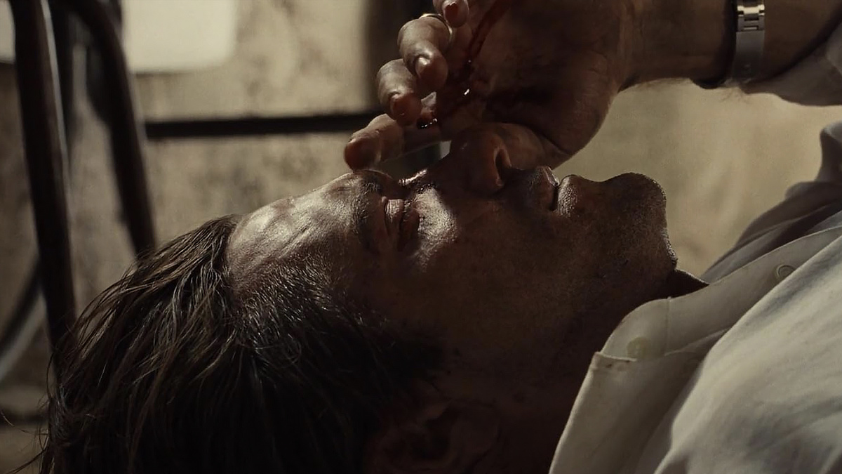 Кадр из фильма "Под покровом ночи"