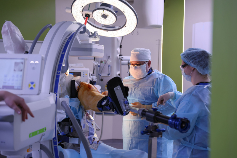     Нижневартовские травматологи поставили на ноги 90-летнюю пациентку