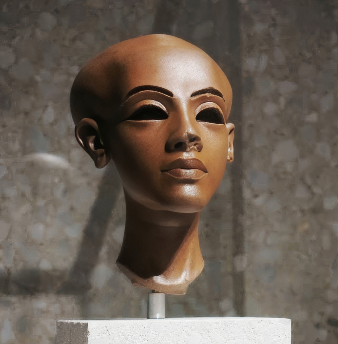 Бюст человека с вытянутым черепом 