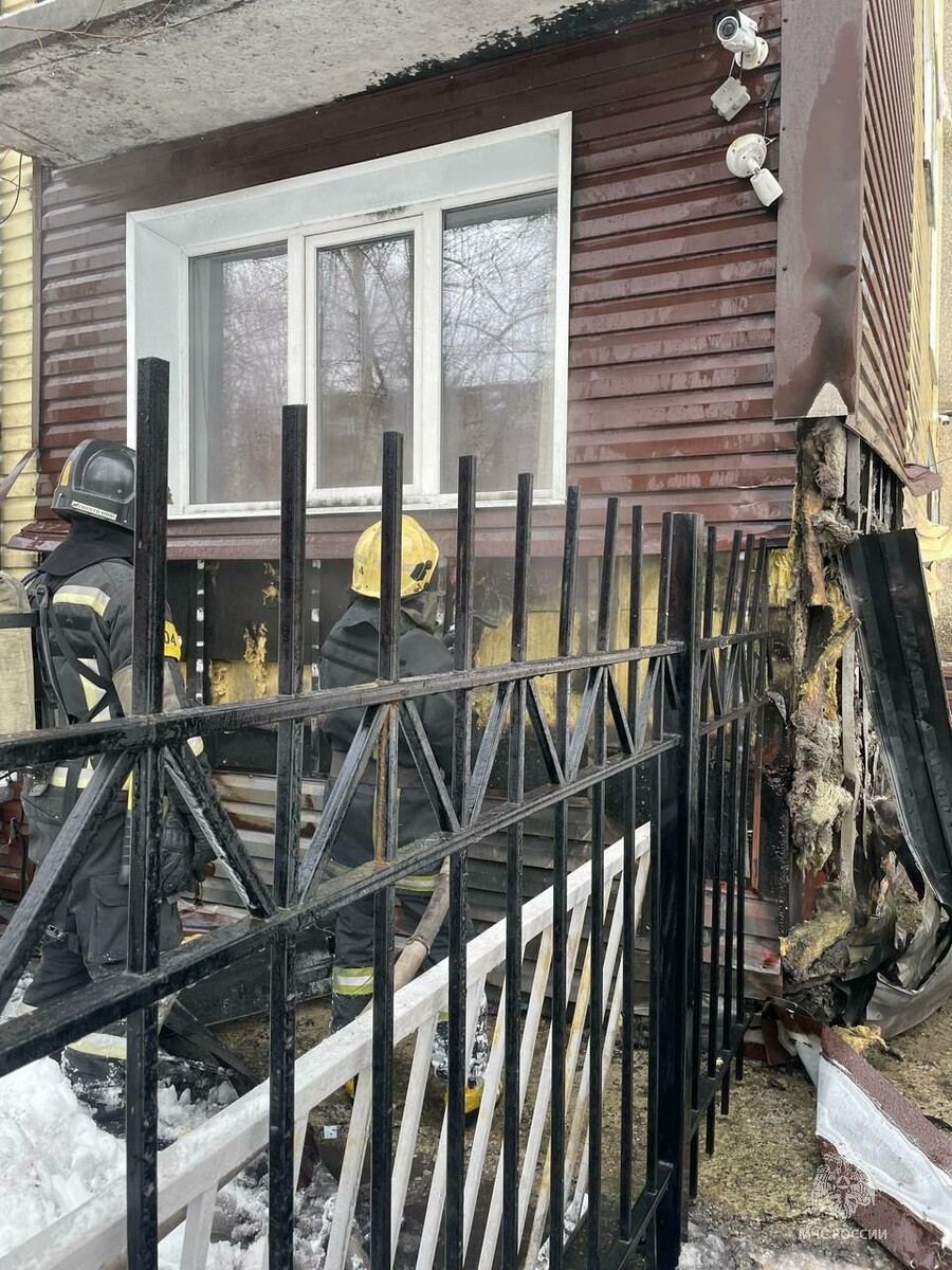    Пожар в Барнауле по ул. Кавалерийская. Источник: МЧС по Алтайскому краю