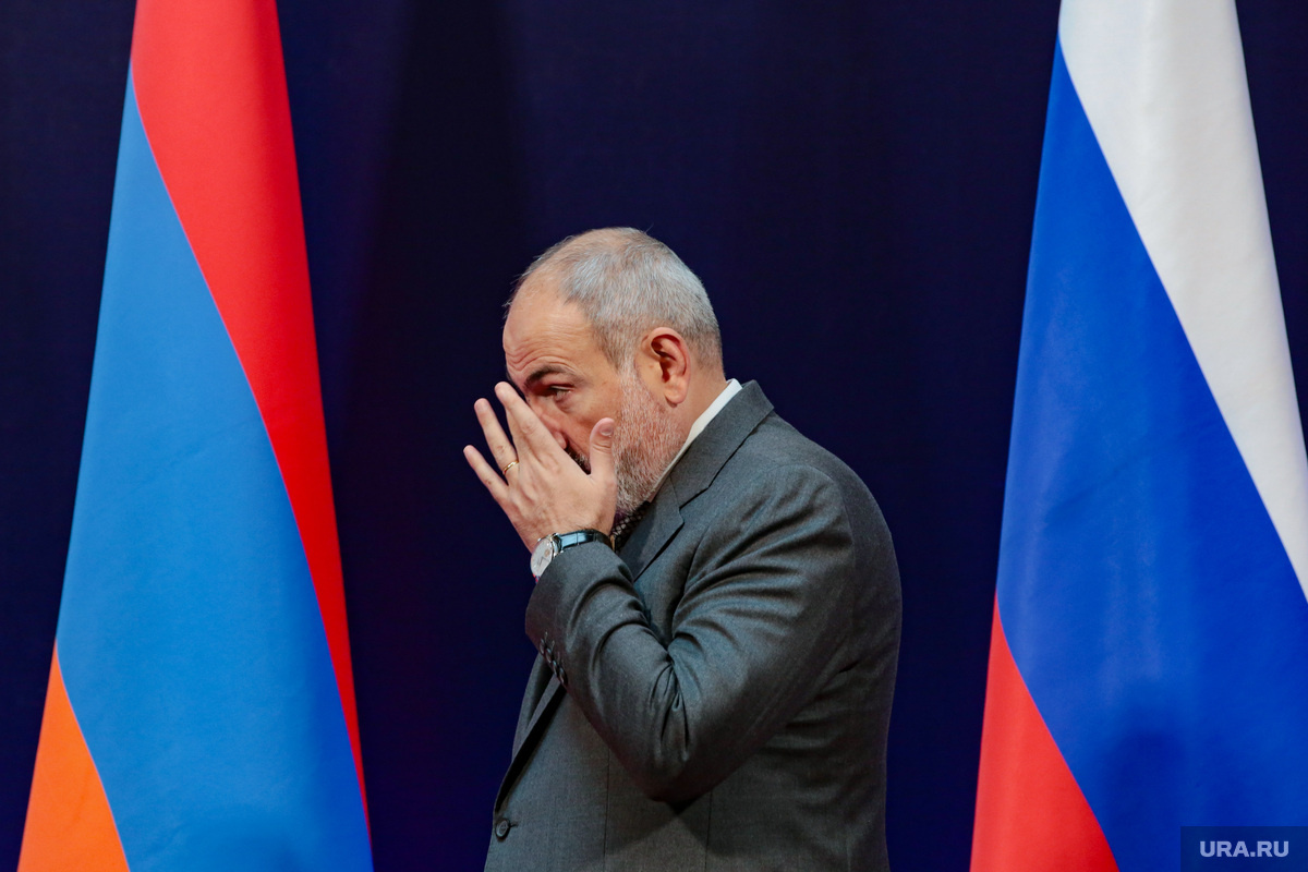 Пашинян говорил, что после принятия закона о начале вступления в Евросоюз нужно обсудить дорожную карту евроинтеграции. Фото: Роман Наумов © URA.RU