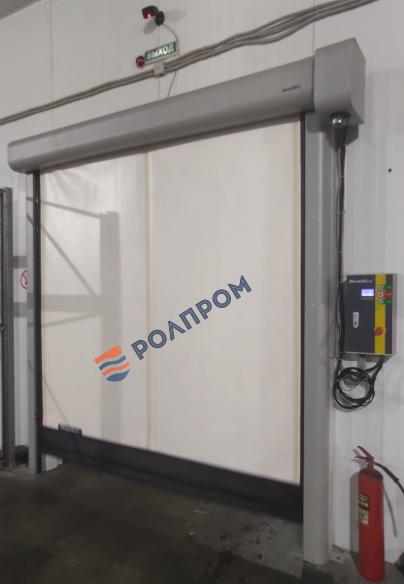 Скоростные рулонные ворота для склада