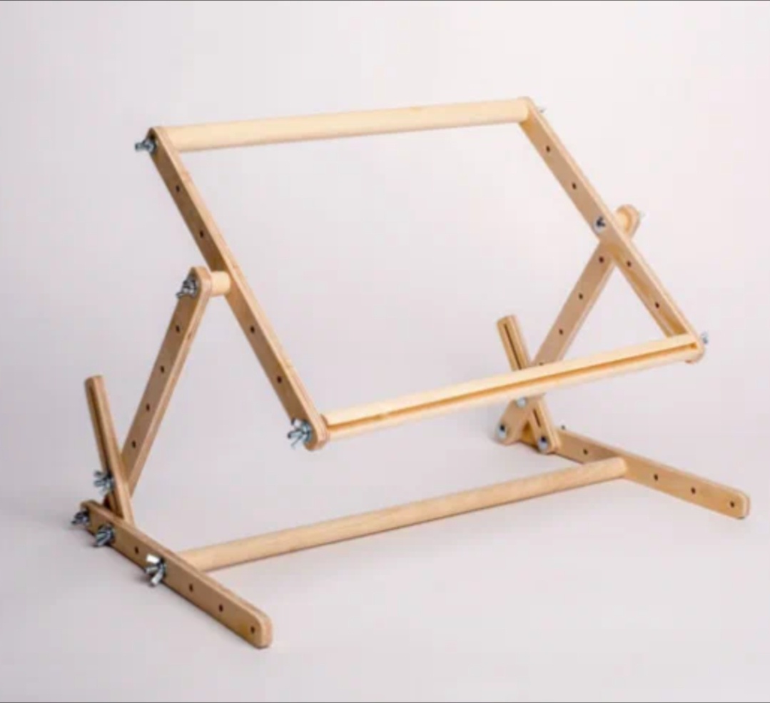 Станок для вышивания бисером универсальный.