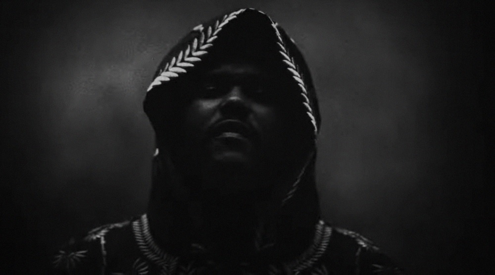     Кадр из клипа «Cry for Me»