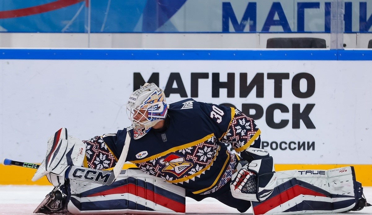 Вратарь хоккейного клуба "Металлург" - уроженец Челябинской области