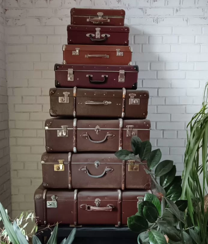    Коллекцию винтажных чемоданов продают в ПетрозаводскеАвито