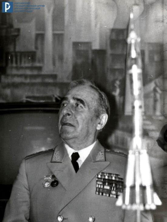 А.И. Нестеренко – первый начальник 5 Научно-исследовательского испытательного полигона Министерства обороны СССР (будущего космодрома Байконур) в 1955 – 1958 гг., генерал-лейтенант артиллерии. РГАНТД. Ф. 3. Оп. 15-10. Д. 13.