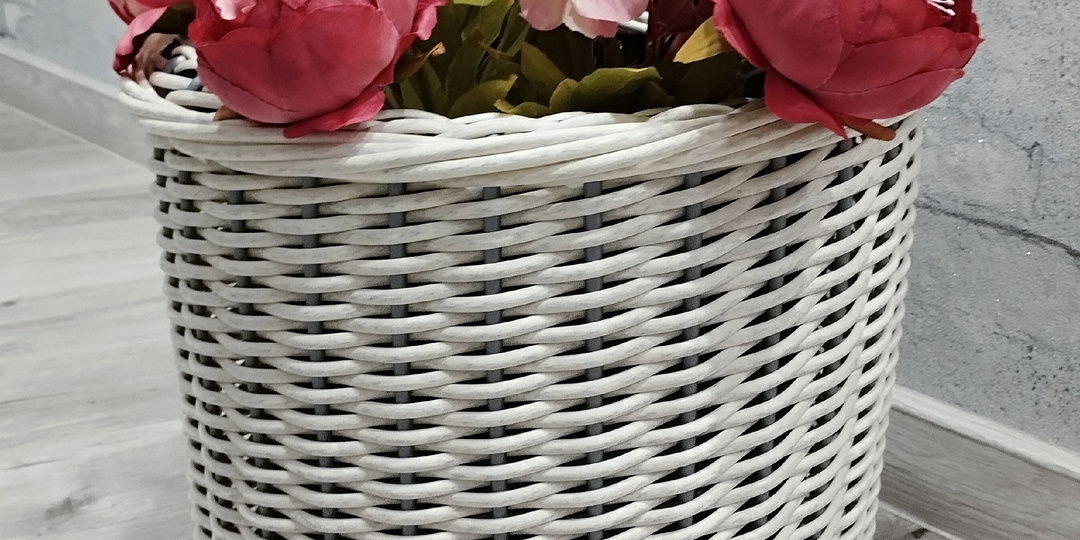 Фото-мк "Низкий цилиндр" из ротанга