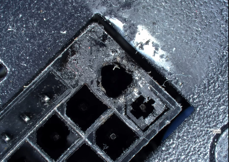 Расплавленный разъем питания