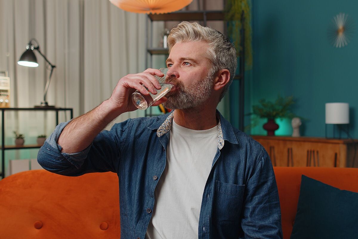 Вода жизненно необходима, даже когда мы спим. Источник: Shutterstock📷
