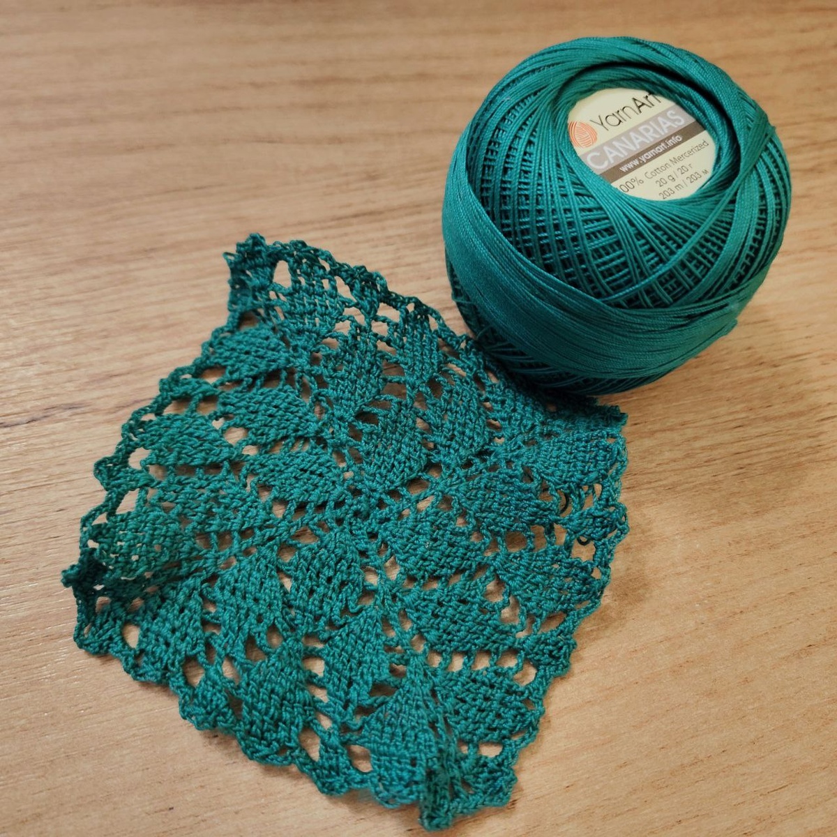 Законченный мотив для будущей скатерти.