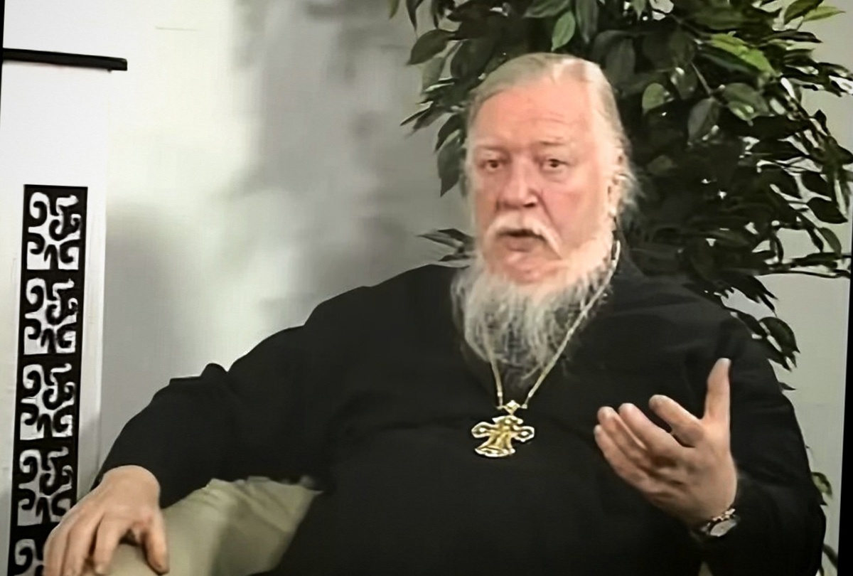 Димитрий Смирнов (07.03.1951 — 21.10.2020 гг.) — протоиерей, церковный и общественный деятель.